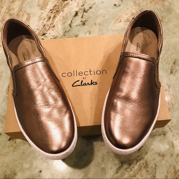 clarks slip on tennis shoes